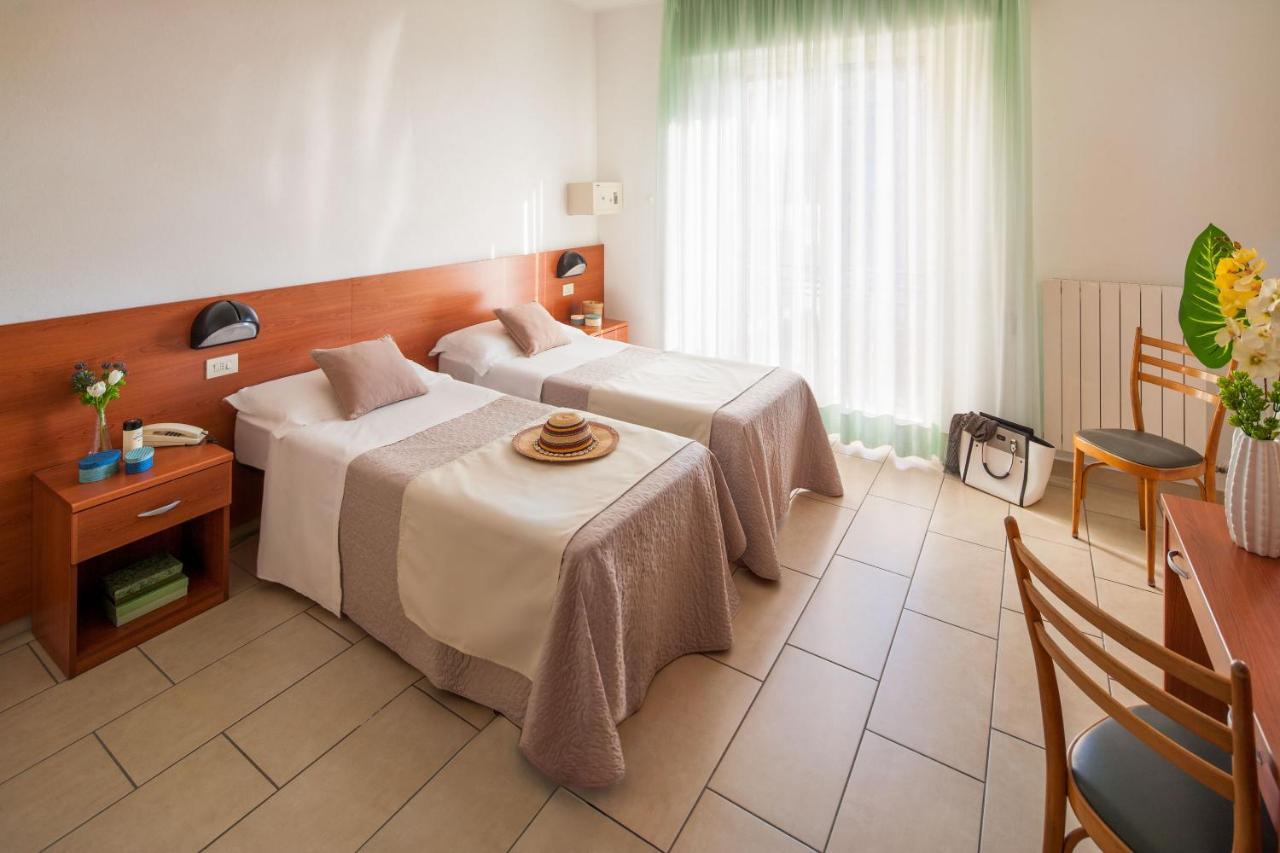 Hotel Europa Finale Ligure Exterior foto