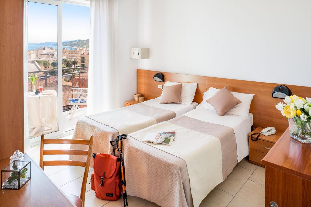 Hotel Europa Finale Ligure Exterior foto