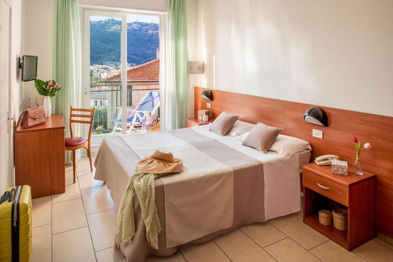 Hotel Europa Finale Ligure Exterior foto