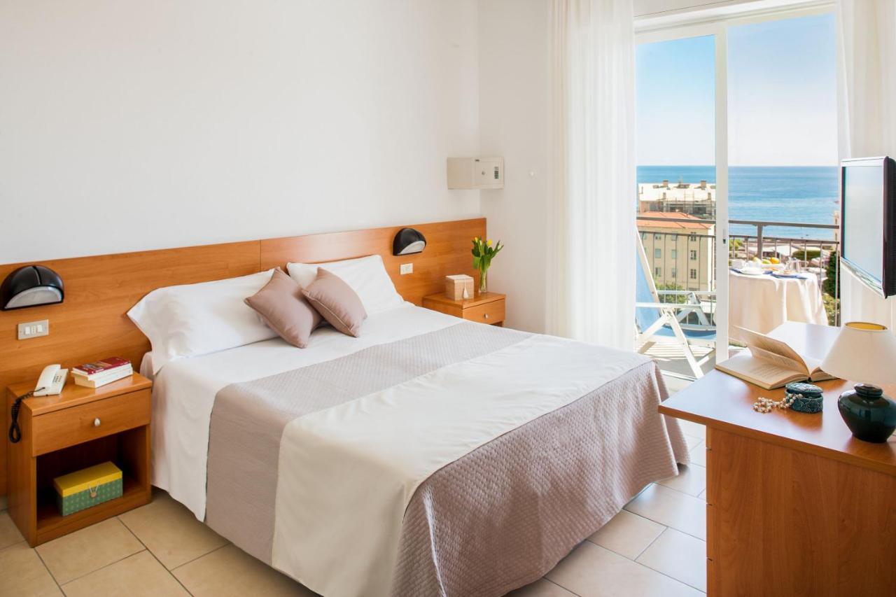 Hotel Europa Finale Ligure Exterior foto