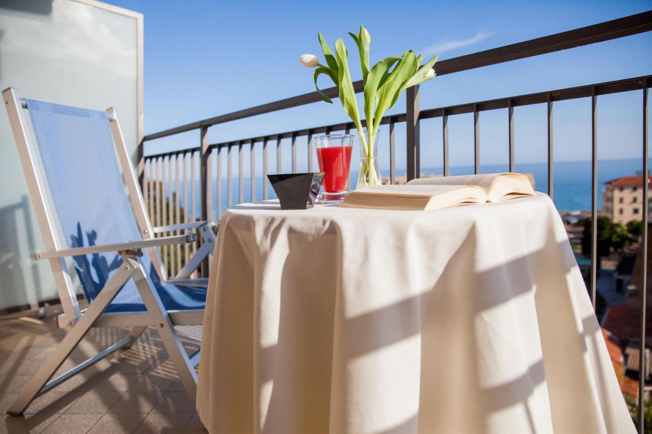Hotel Europa Finale Ligure Exterior foto