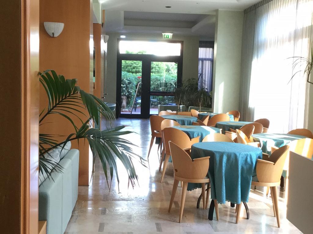 Hotel Europa Finale Ligure Exterior foto
